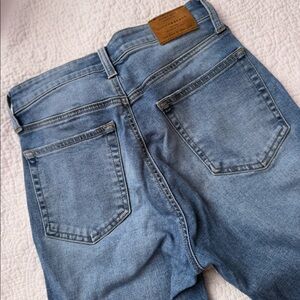 Lucky Brand - size 4 (size 27) Jean
